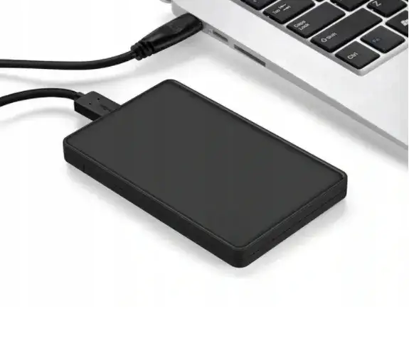 Zdjęcie Pendrive czy dysk zewnętrzny - co wybrać dla najlepszej wydajności?