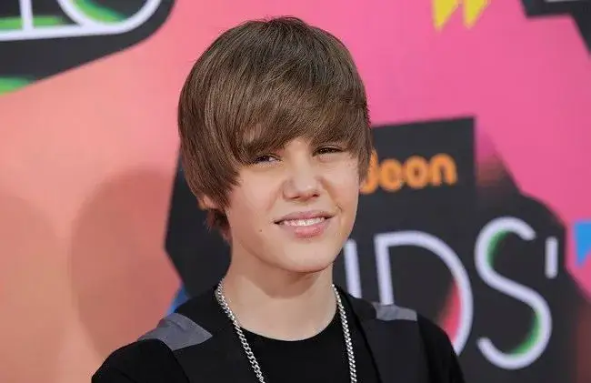 Zdjęcie Skąd pochodzi Justin Bieber? Odkryj jego fascynujące korzenie