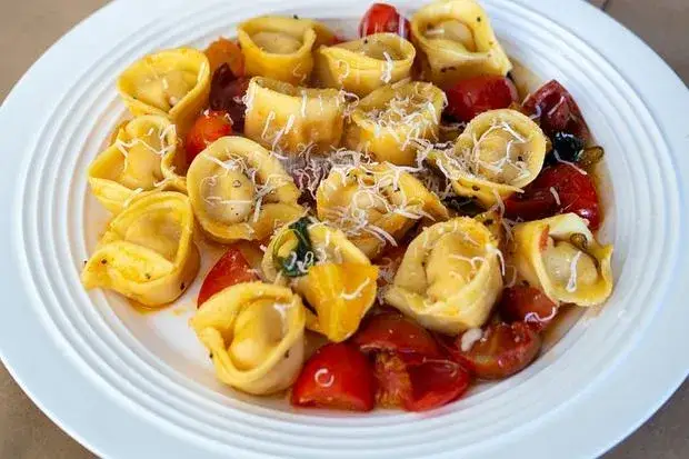 Zdjęcie Jak zrobić tortellini: Prosty przepis na pyszne domowe danie