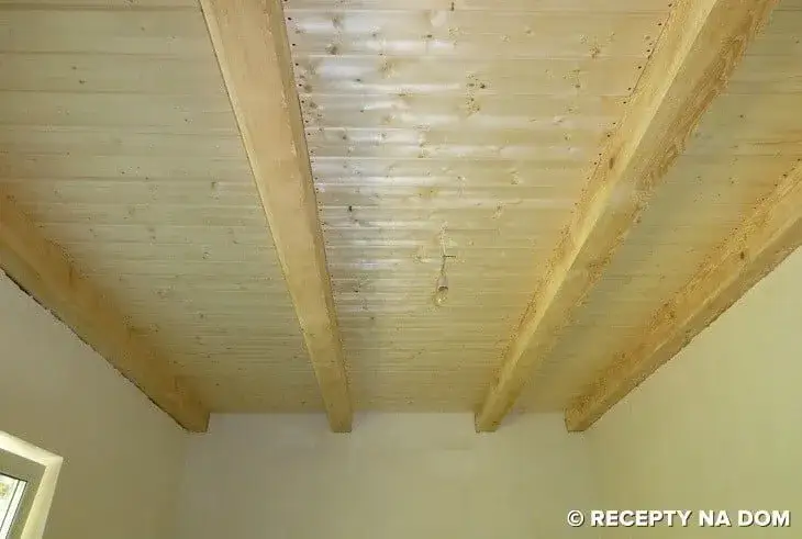 Zdjęcie Jak zrobić sufit na drewnianym stropie: kompleksowa instrukcja montażu