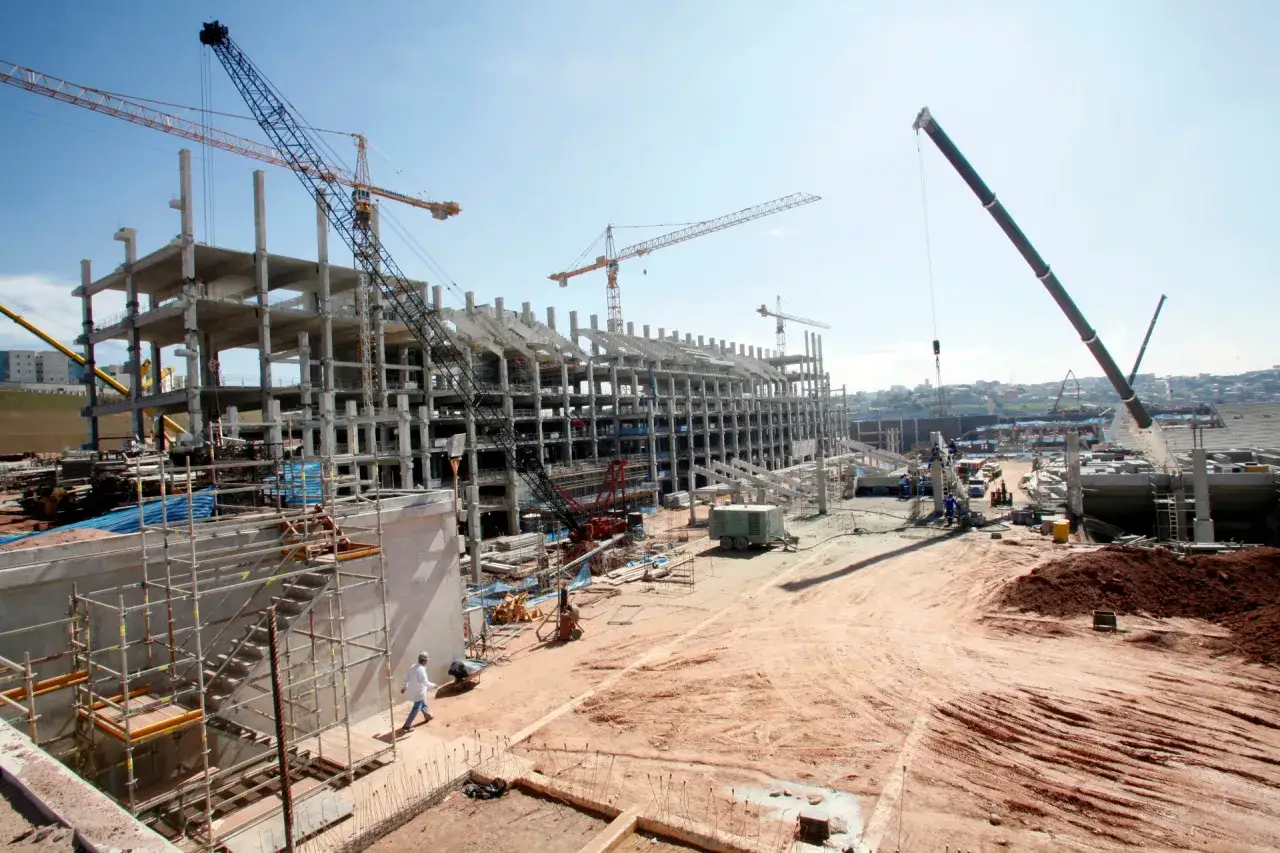 Zdjęcie Ile waży gruszka z betonem? Zaskakujące dane o wadze betonomieszarki