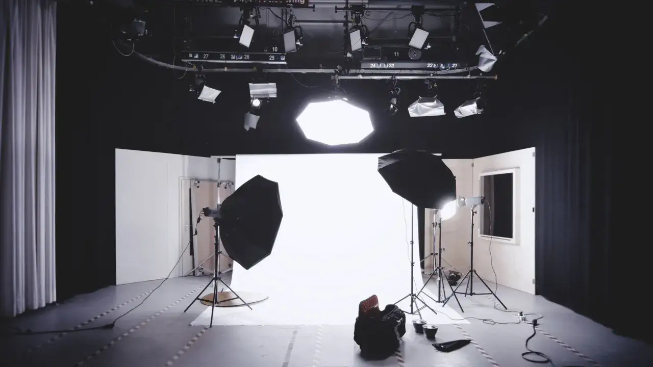 Zdjęcie Produkcja filmów reklamowych: proces, etapy i znaczenie