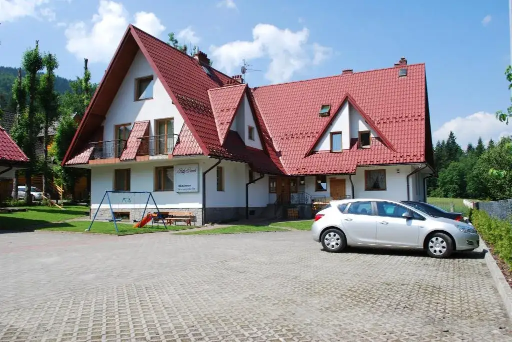 Zdjęcie Pensjonat Biały Dworek – poznaj najlepsze miejsca na wypoczynek w Polsce