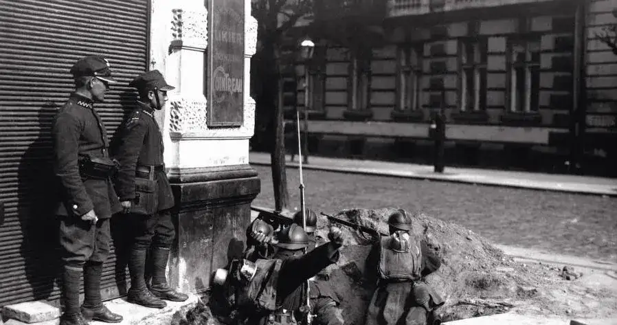 Zdjęcie Dlaczego wybijano szyby warszawskich fotografów i jakie były tego skutki