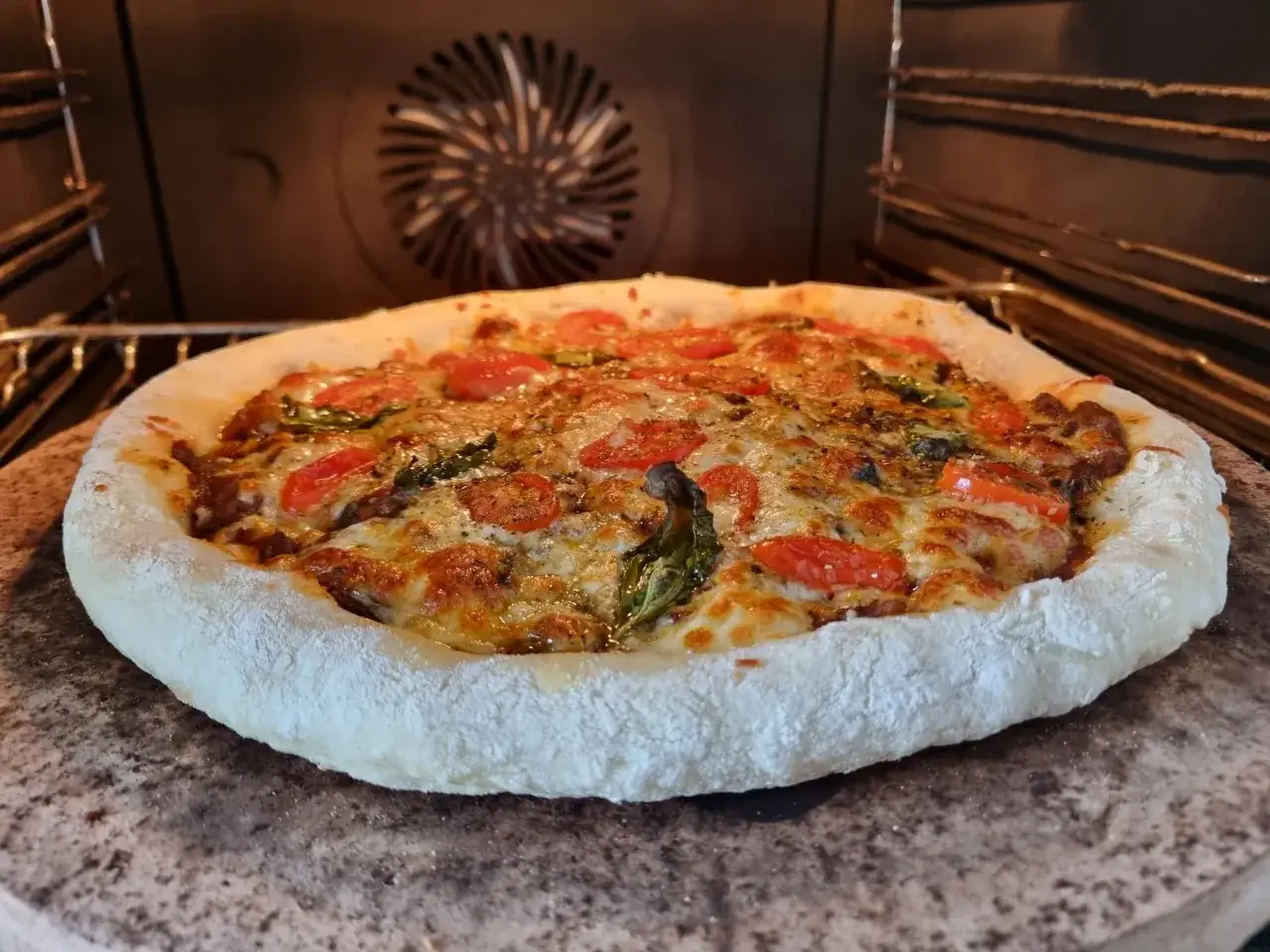 Zdjęcie Jak idealnie piec pizzę w Thermomixie – czas i temperatura, które zaskoczą