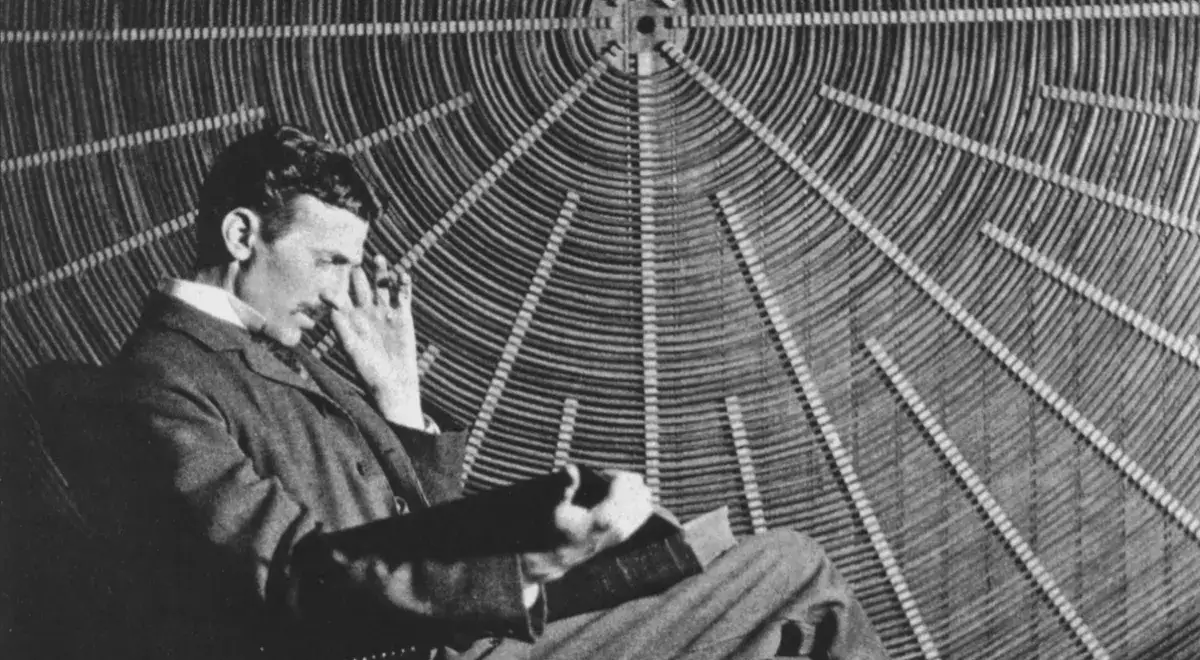 Zdjęcie Nikola Tesla – co wynalazł i jak zmienił nasz świat?