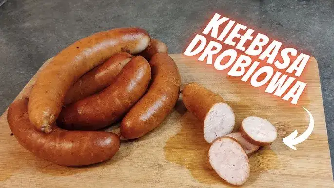 Zdjęcie Pyszna kiełbasa z fileta kurczaka - prosty przepis na smakołyk