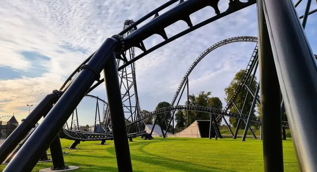 Zdjęcie Hyperion Energylandia: Od jakiego wzrostu można jechać bez obaw?