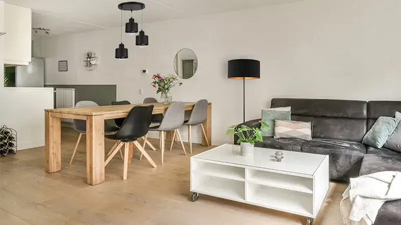 Zdjęcie Jak oświetlić salon z jadalnią, aby stworzyć przytulną atmosferę