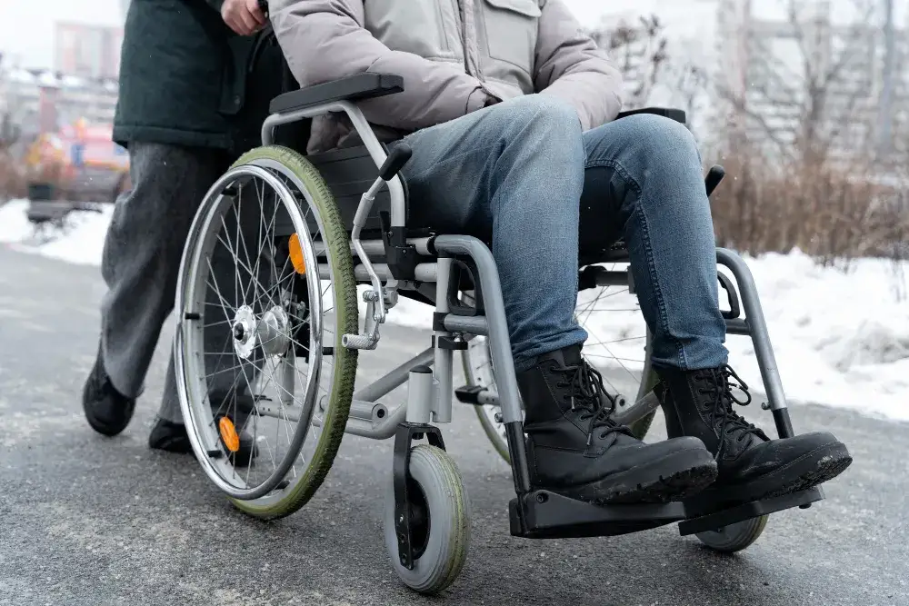 Zdjęcie Ile kosztuje wózek inwalidzki? Zaskakujące ceny i modele do wyboru