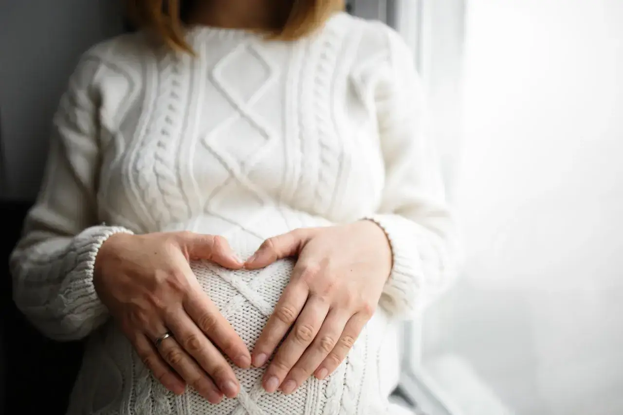 Zdjęcie Czy można przypadkiem zgnieść dziecko w brzuchu? Zaskakująca prawda