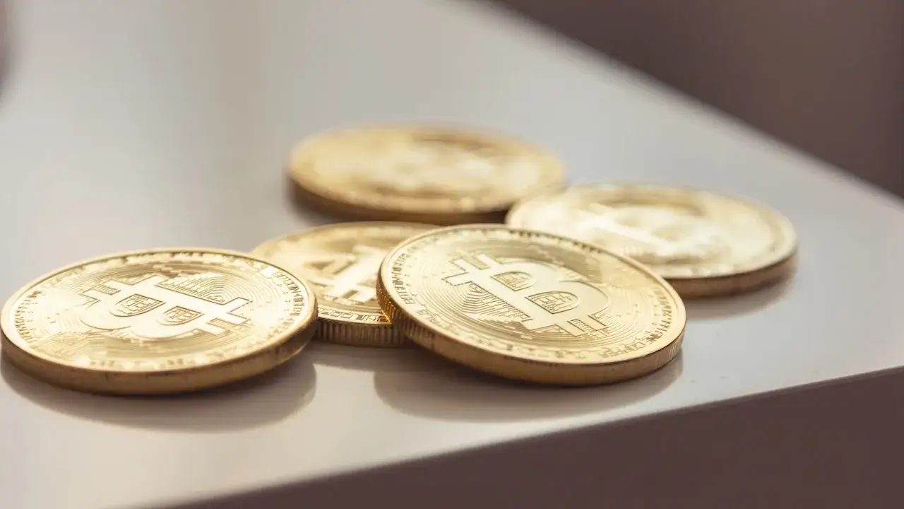 Zdjęcie Gdzie najlepiej kupić kryptowaluty i uniknąć oszustw? Sprawdź!