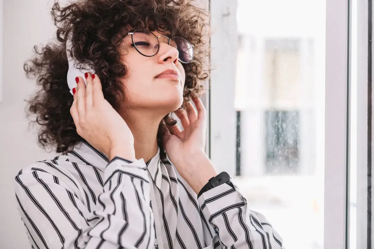 Zdjęcie Style muzyki elektronicznej: poznaj różnorodność i ich cechy