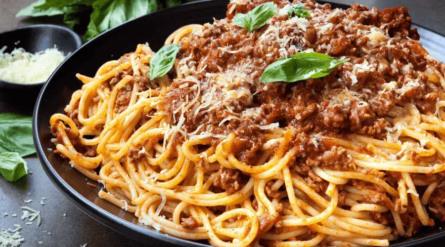 Zdjęcie Spaghetti bolognese gordon ramsay: idealny przepis na pyszny obiad
