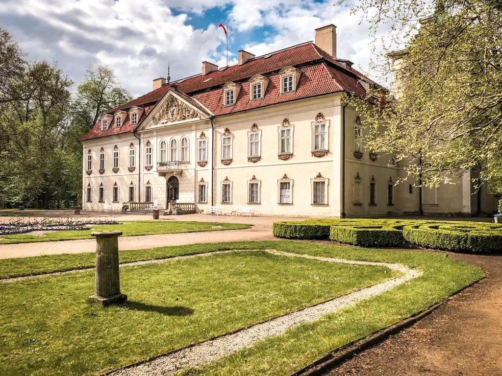 Zdjęcie Pałac w Nieborowie cennik 2023 – ile kosztuje zwiedzanie i bilety?