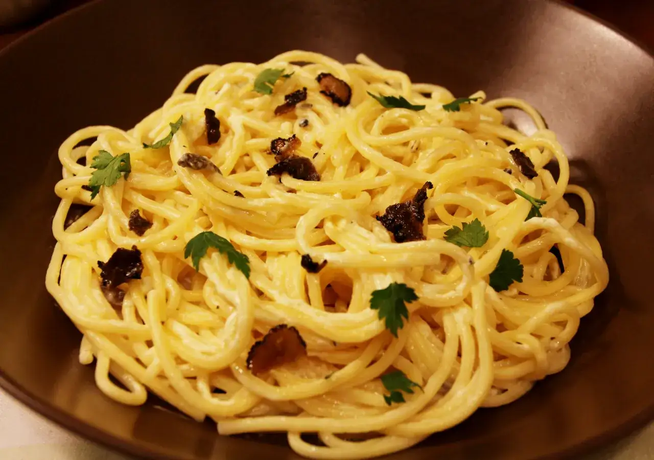 Zdjęcie Spaghetti z truflami - proste przepisy na luksusowe danie w 15 minut