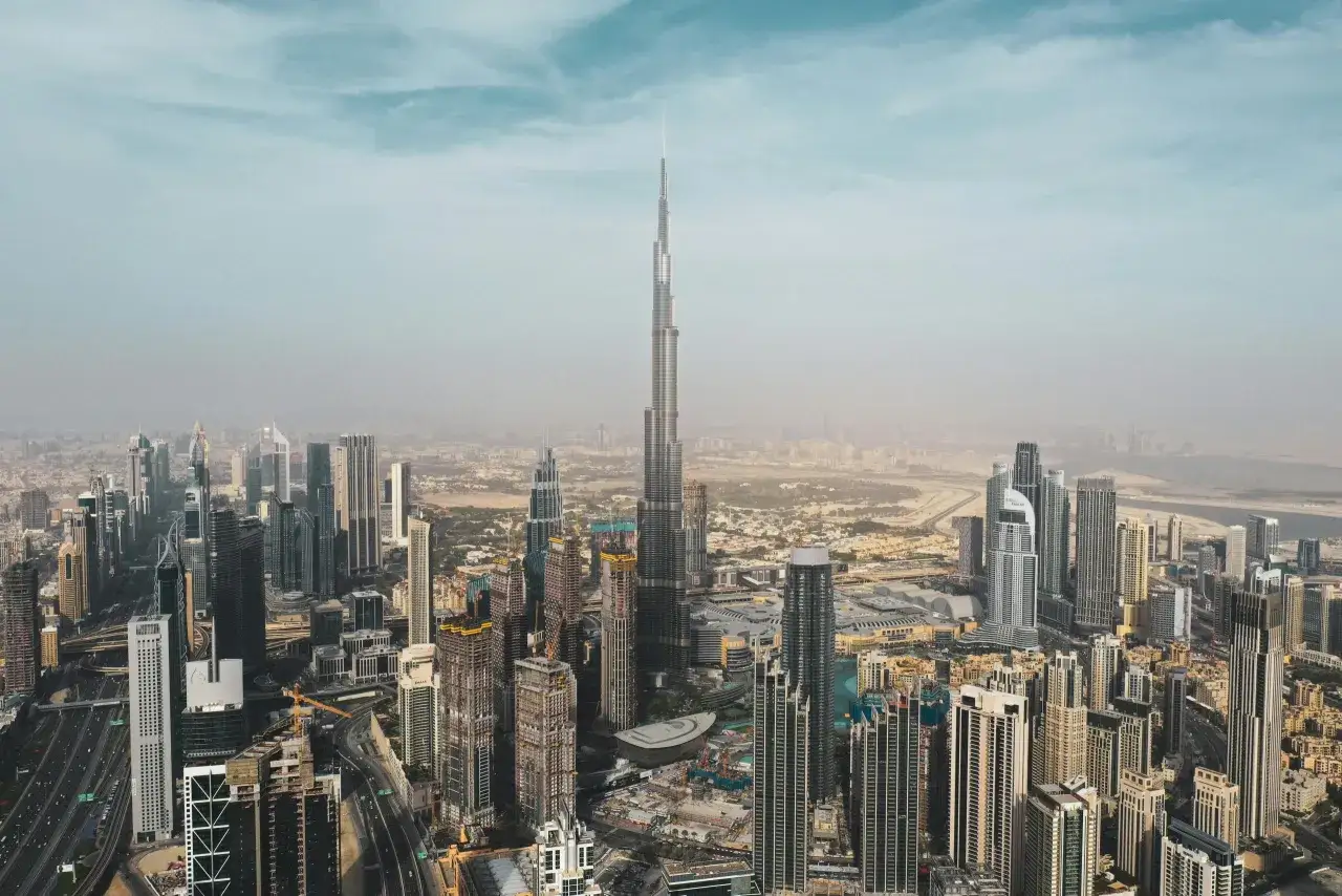 Zdjęcie Gdzie leży Dubaj na jakim kontynencie? Odkryj jego lokalizację