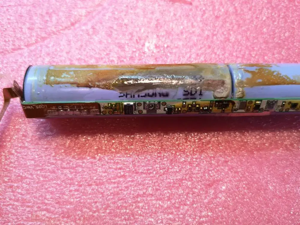 Zdjęcie Wymiana baterii w Lenovo Yoga Tablet 2 - uniknij problemów z ładowaniem
