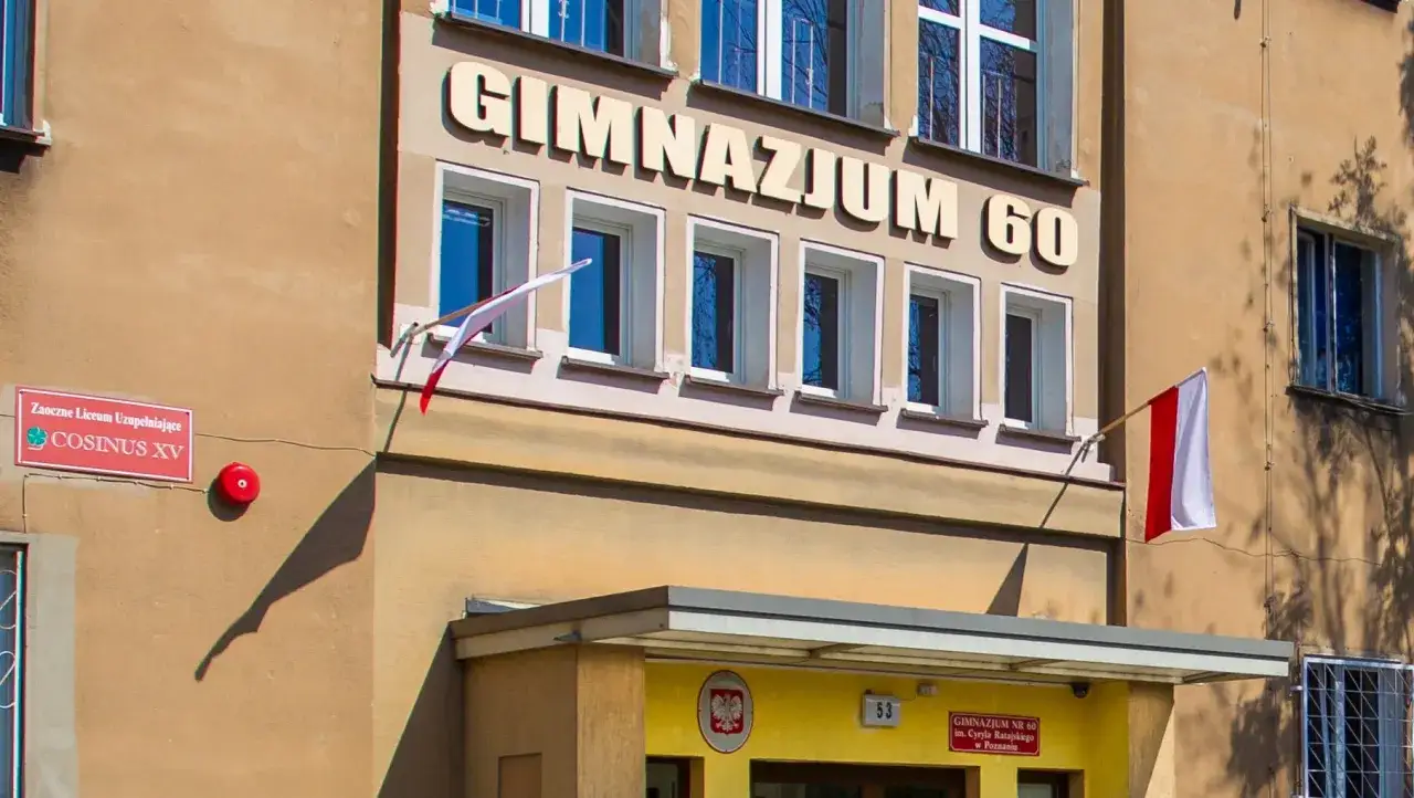 Kto i kiedy wprowadził gimnazja w Polsce? Poznaj fakty