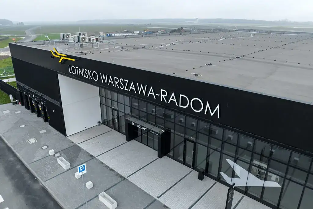 Radom (RDO): Gdzie polecisz? Loty regularne, czartery i nowości