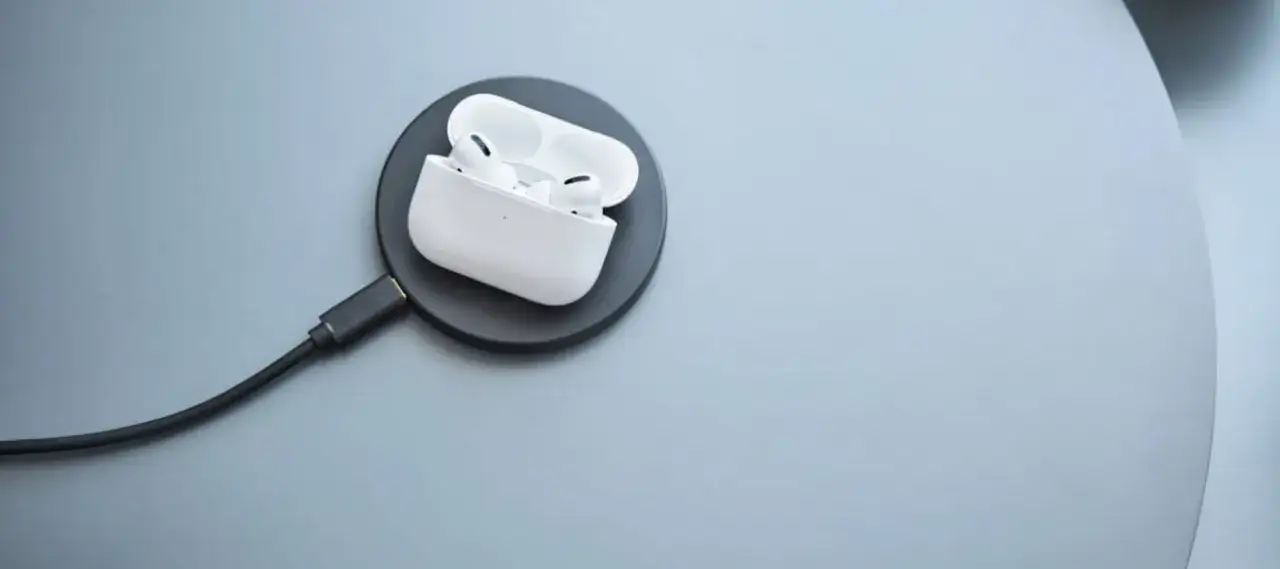 Jak ładować słuchawki AirPods, aby uniknąć problemów z naładowaniem