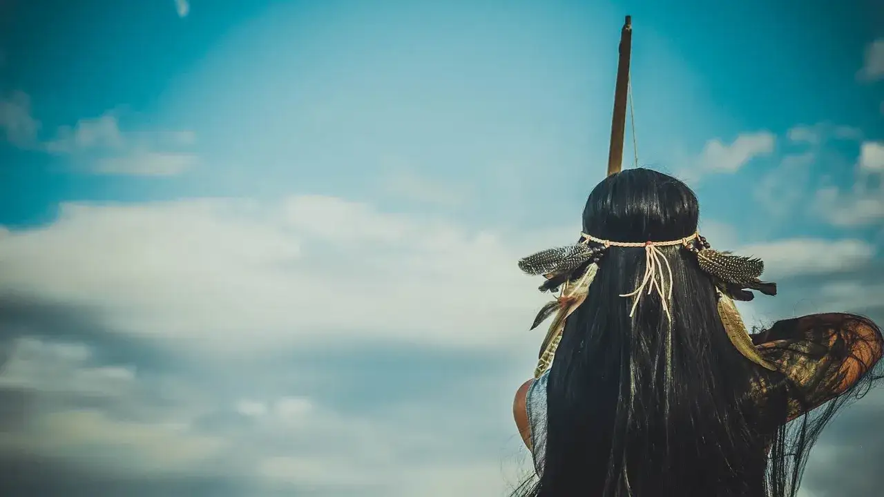 Jak zrobić strój Pocahontas - proste kroki i inspiracje do wykonania