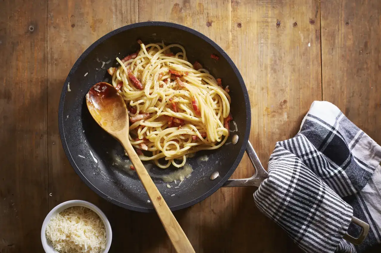 Carbonara bez śmietany: rzymski sekret kremowego sosu