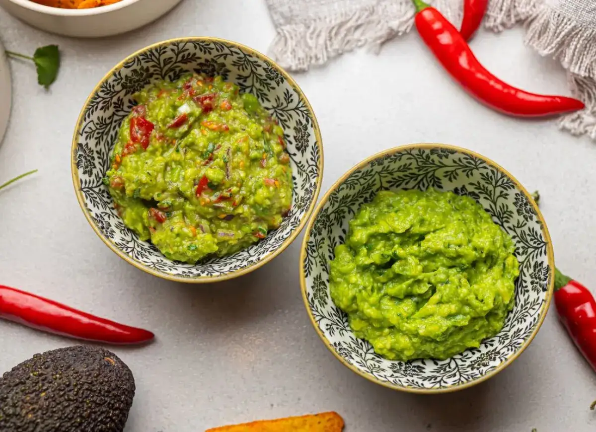 Jak zrobić guacamole z pomidorem - prosty przepis na zdrową przekąskę