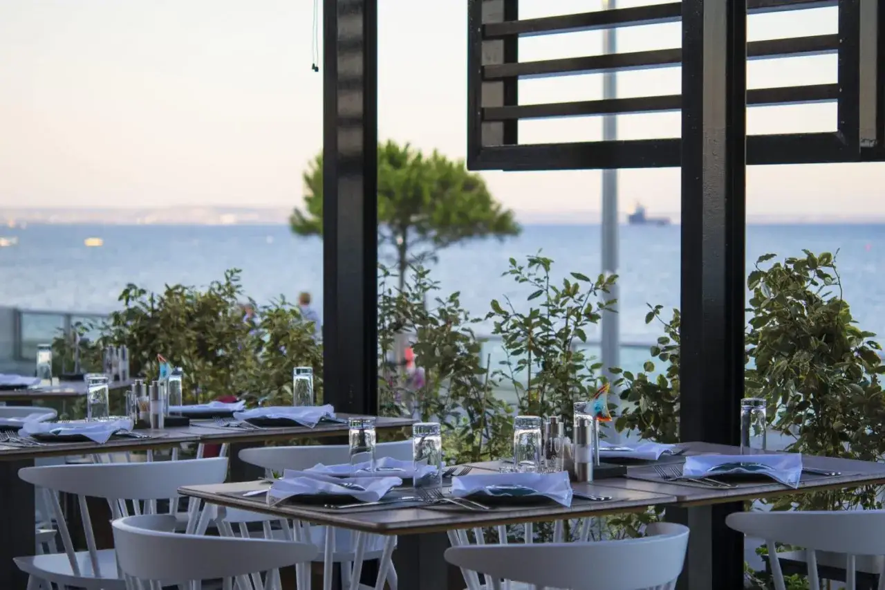 Larnaka gdzie zjeść: najlepsze lokalne restauracje i dania cypryjskie