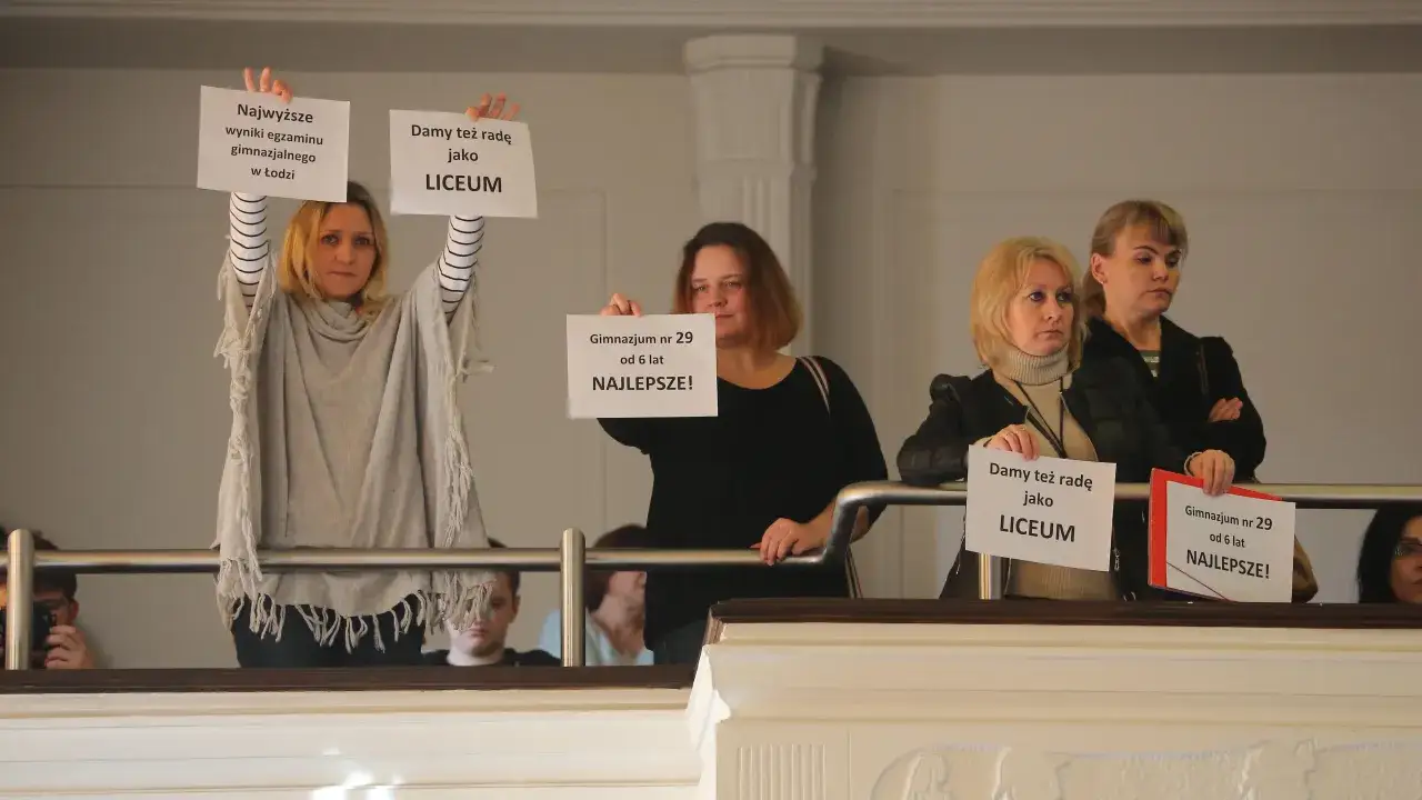 Kiedy wprowadzono gimnazja? Reforma oświaty 1999 - fakty