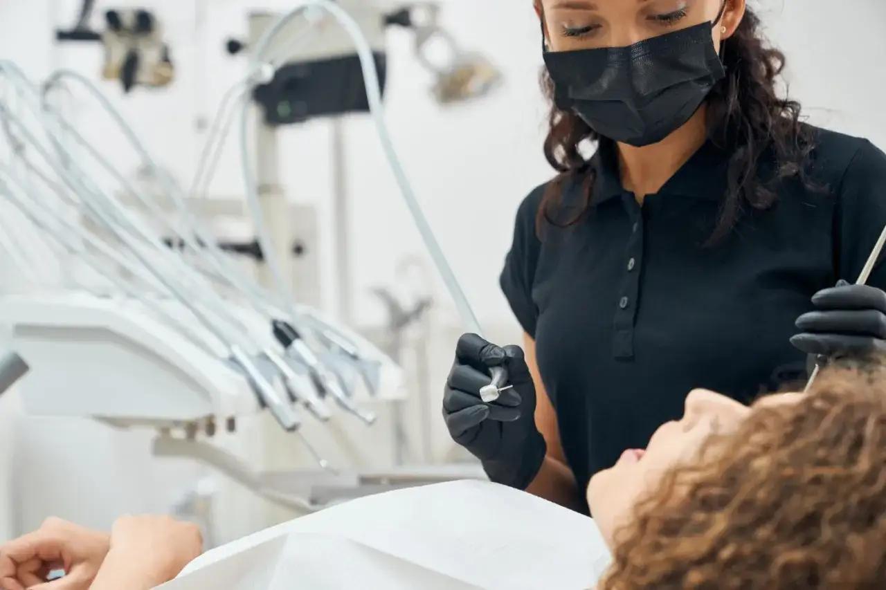 Co zrobić na silny ból zęba? Skuteczne metody ulgi i pomoc dentysty