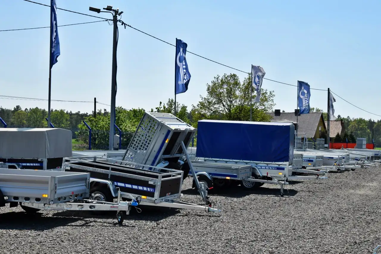 Blyss: Producent przyczep czy marka Castoramy? Rozwiej wątpliwości!