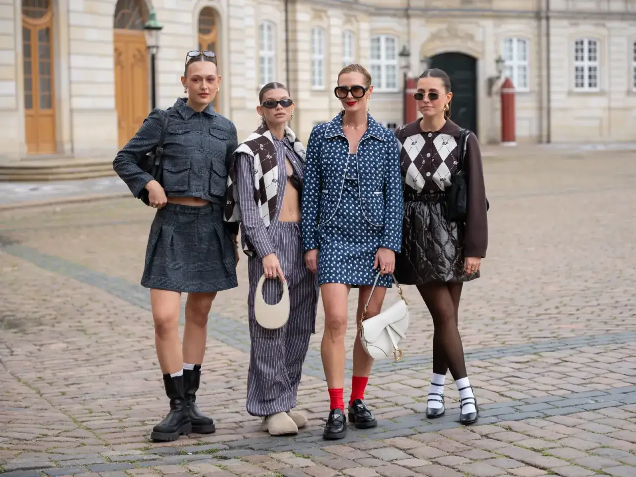 Jak wybrać kolor skarpetek do spodni czy butów, by wyglądać stylowo?