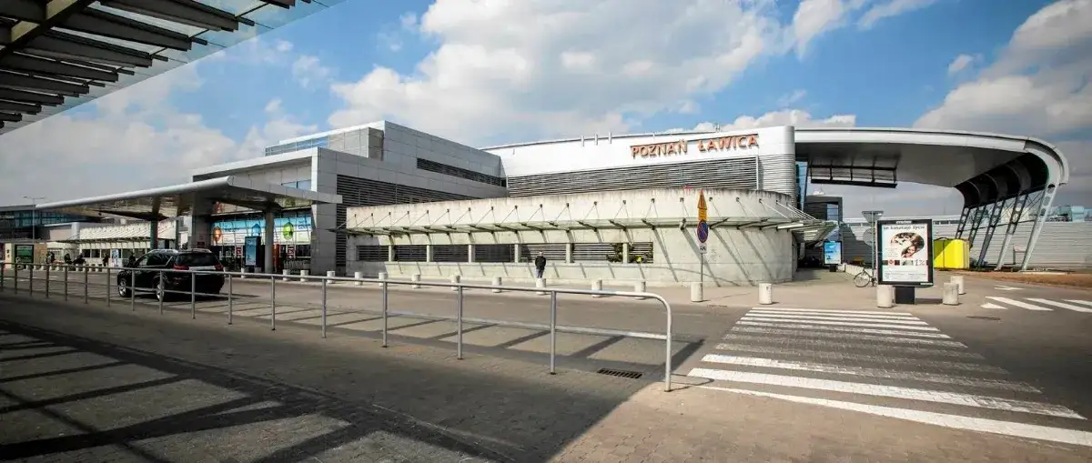 Ile trwa lot z Poznania do Krakowa? Czas podróży lotniczej, przyloty i odloty