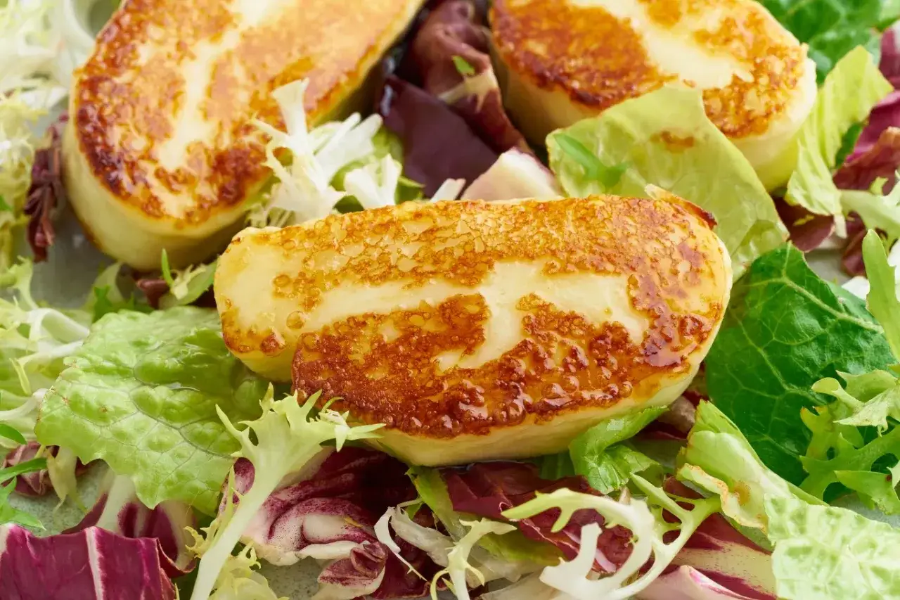 Czy halloumi jest zdrowy? Ekspert radzi, jak jeść bez obaw