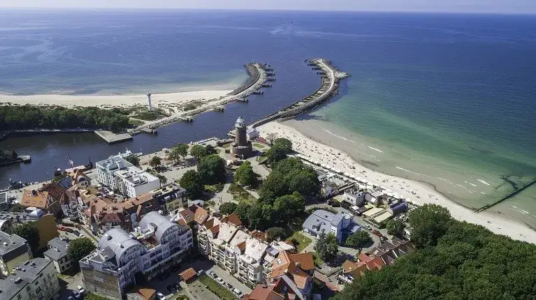 Gdzie nad morze w Polsce? Wybierz idealne miejsce na wakacje 2026!