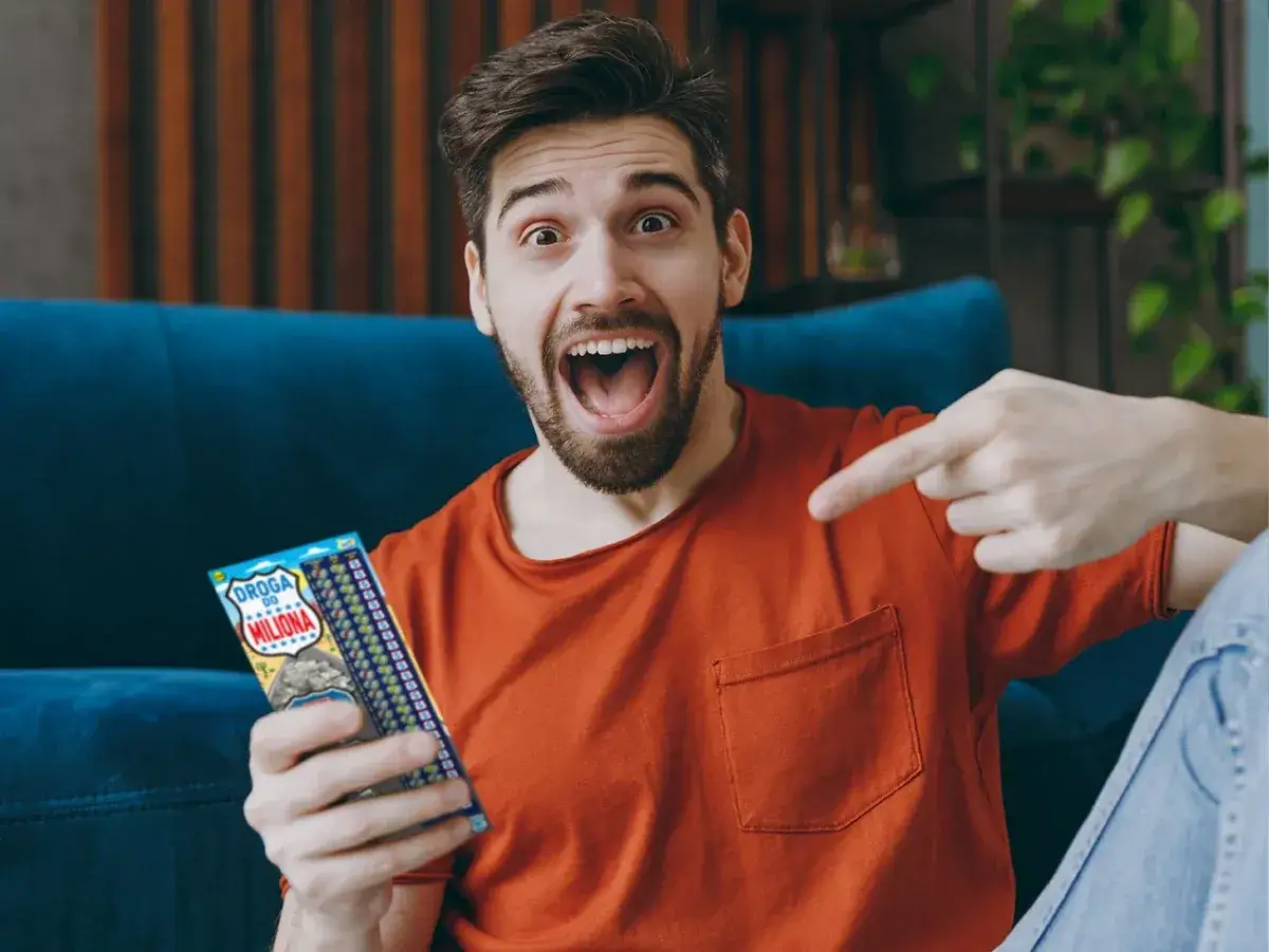 Dlaczego filmy ze zdrapkami królują w sieci? Analiza zysków i psychologii