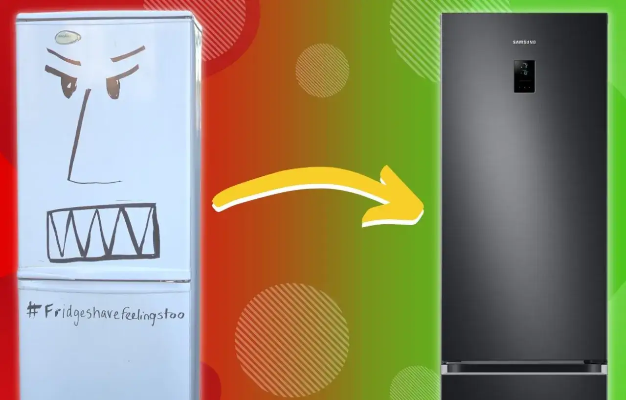 Stara lodówka z narysowaną miną obok nowej, czarnej lodówki Samsung.