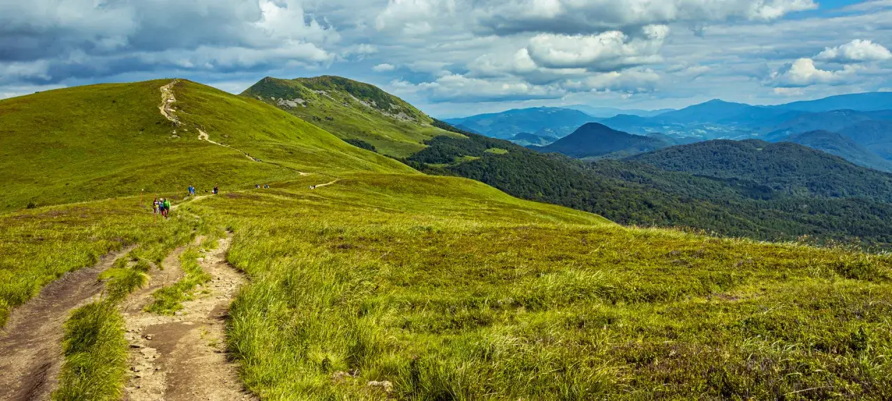 Bieszczady: Jak wybrać idealny szlak? Od łatwych po Koronę!