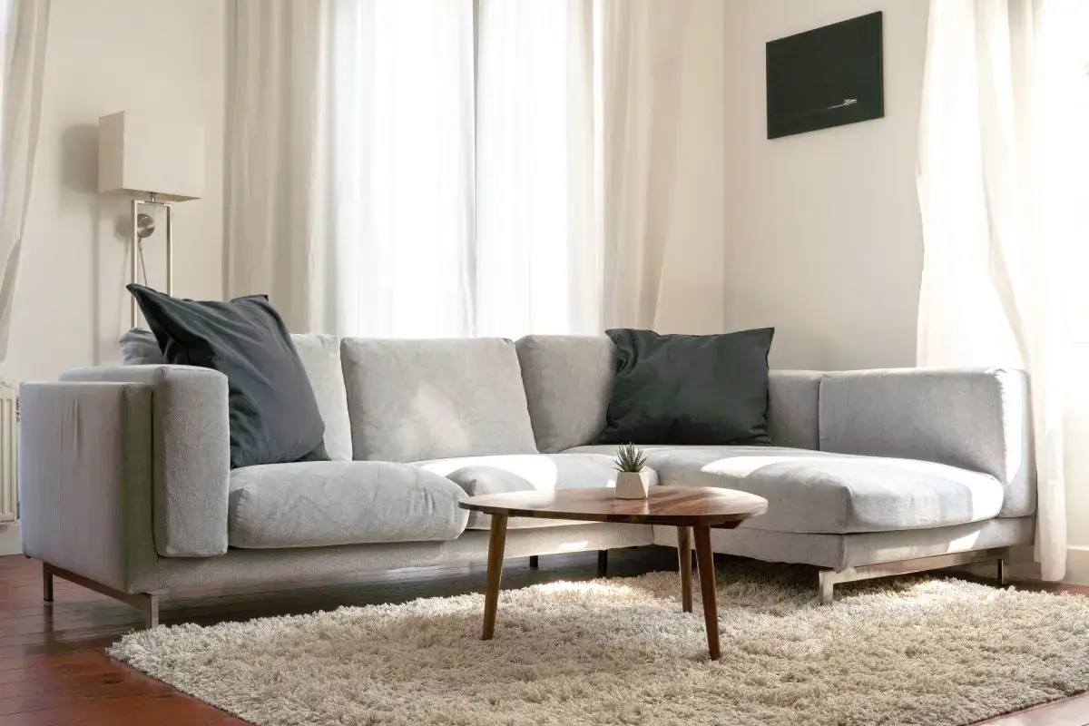 Jaka kanapa do salonu? Odkryj idealne modele do każdego wnętrza