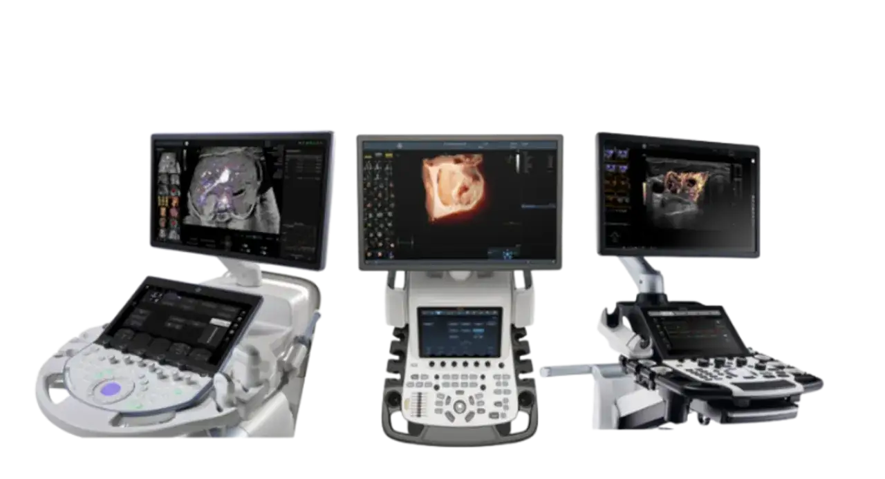 Trzy nowoczesne aparaty USG z obrazami diagnostycznymi na ekranach. Odpowiadają na pytanie, kiedy powstało USG, pokazując postęp technologii.