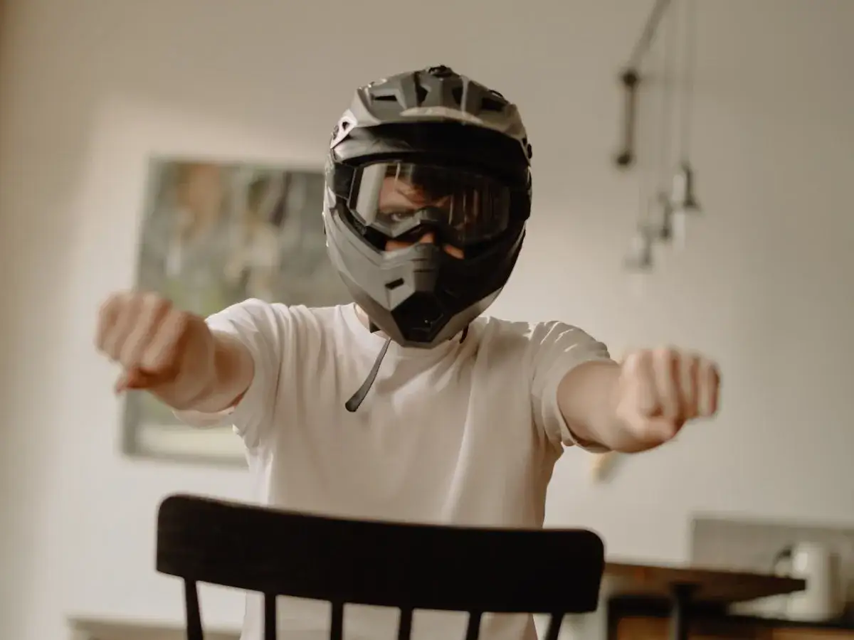 Jak wybrać kask motocyklowy, aby zapewnić sobie maksymalne bezpieczeństwo