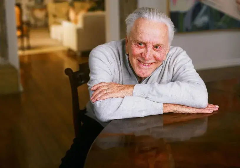 Kirk Douglas aktor – niezwykła biografia i niezapomniane role w filmie