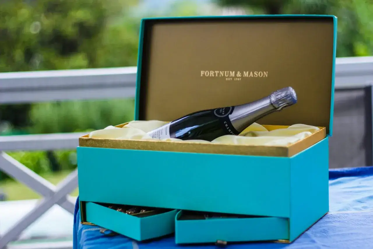 Wino na prezent: Jak wybrać idealnie? Poradnik eksperta