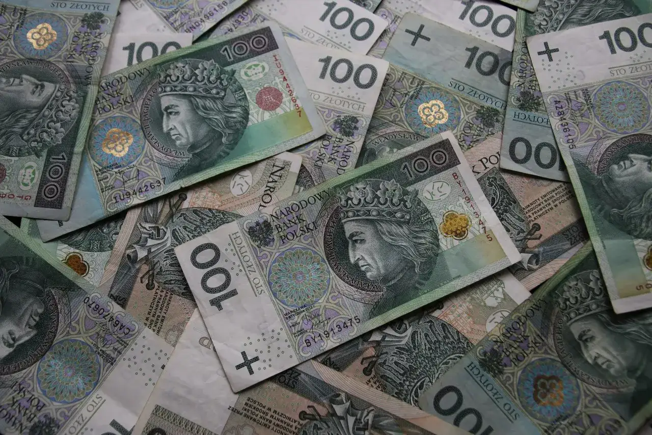 Urwany guzik w kanapie? Napraw go sam! Oszczędź czas i pieniądze