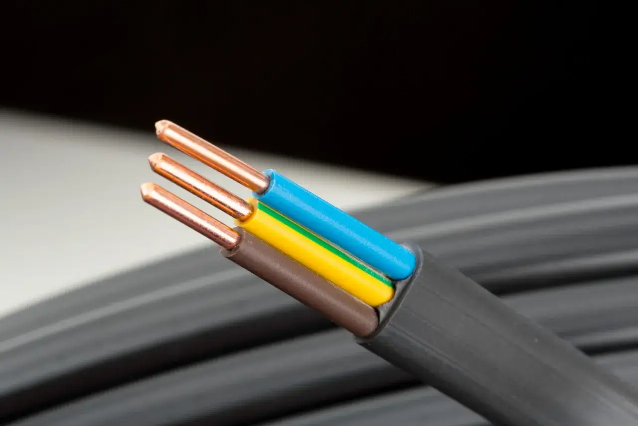Skuteczna naprawa wiązki elektrycznej w samochodzie - uniknij kosztów