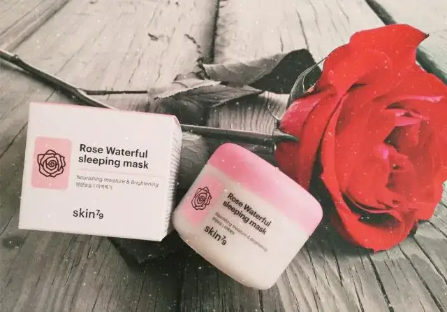 SKIN79 różana maseczka nawilżająco wygładzająca - poznaj jej moc i efekty