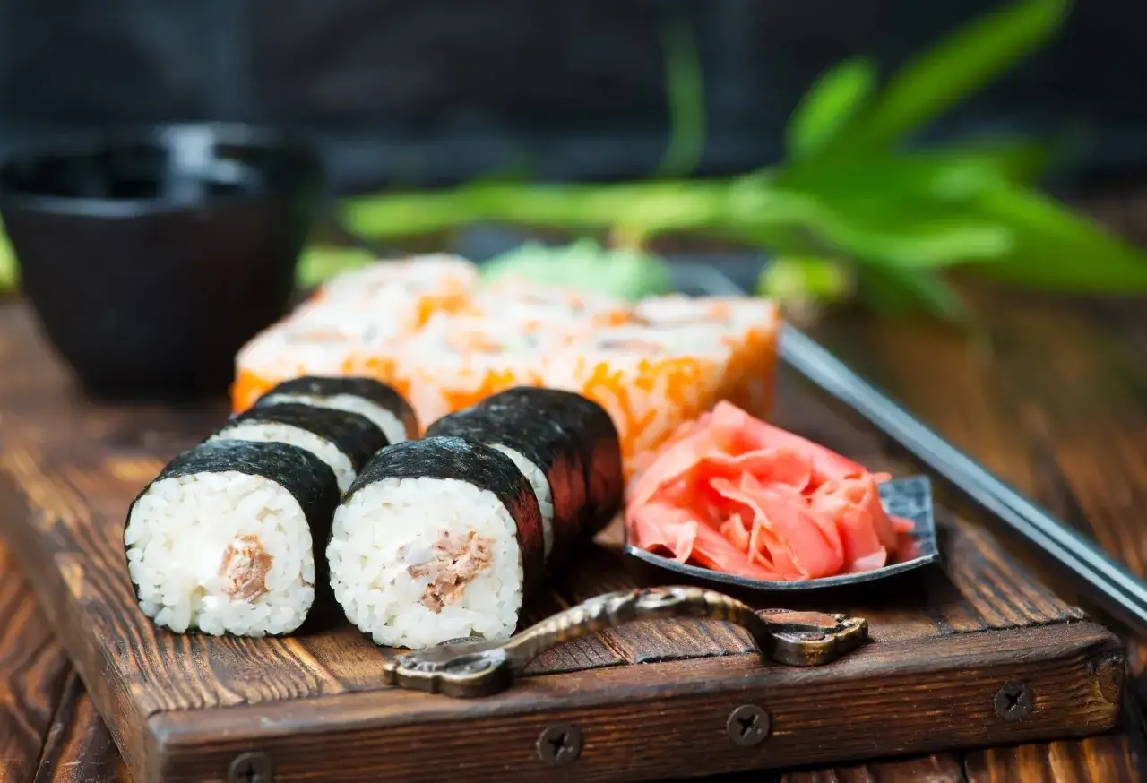 Domowe sosy do sushi: Proste przepisy na Ponzu, Spicy Mayo i Unagi