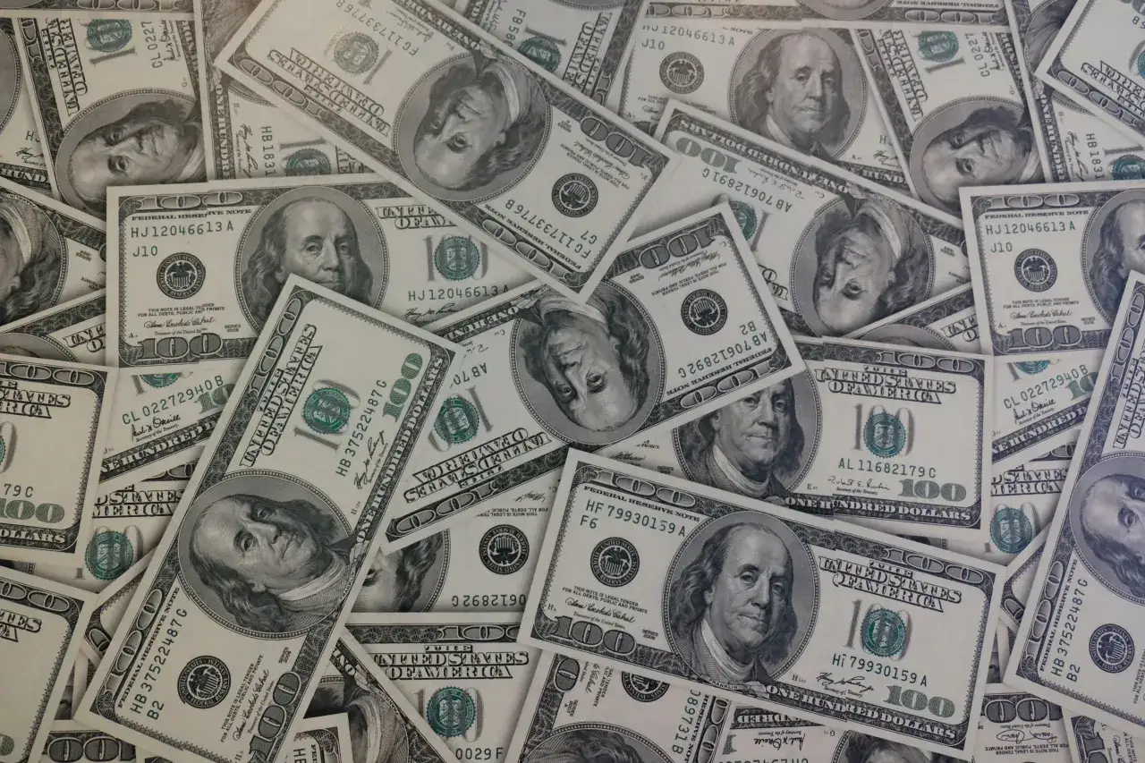Czy dolar pójdzie do góry? Przewidywania i analizy dla inwestorów