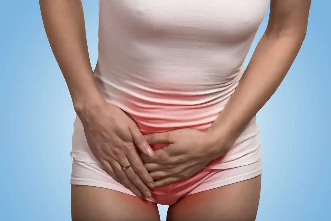 Jak skutecznie radzić sobie z suchością pochwy przy menopauzie